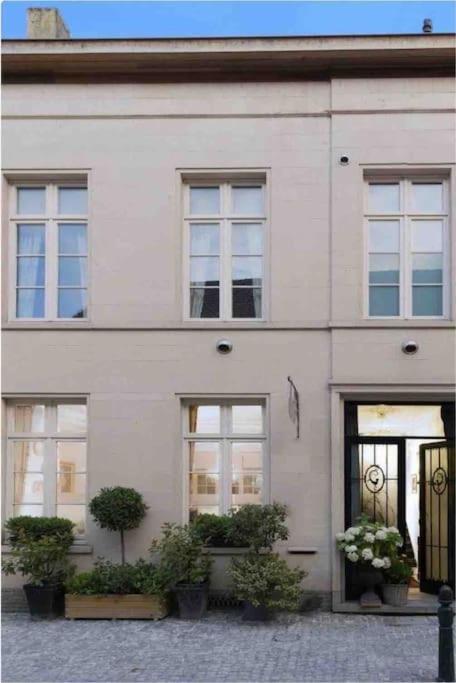 Townhouse Room Heerenhuys Eeklo Exterior foto